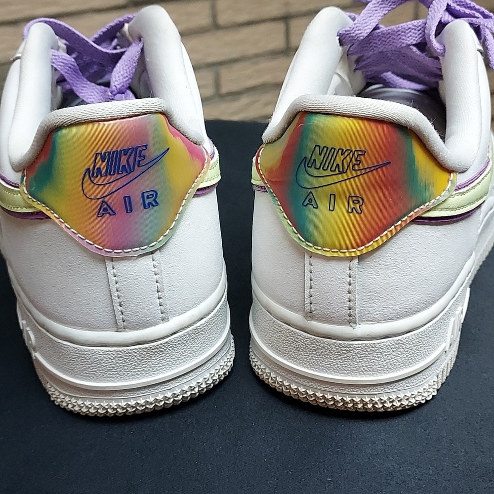 Nike Air Force One Low Women's White and Lavender Sneakers Sz 7 - Picture 9 of 10